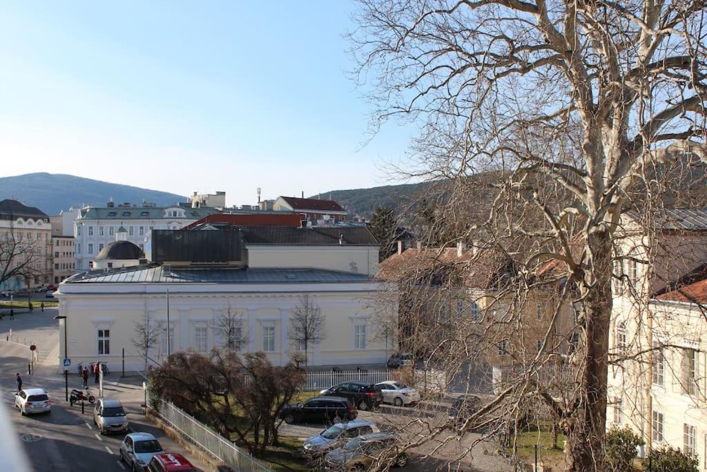 Zum Breyer Bnb City Apartment Баден Екстериор снимка